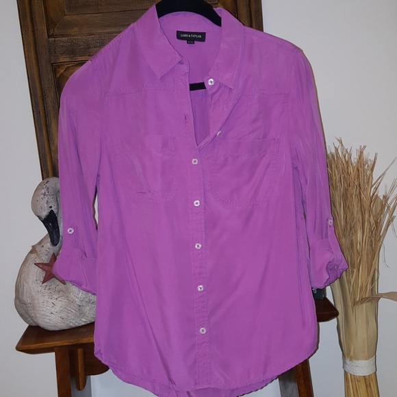 Lord & Taylor Tops - ♥️😊$⬇️Reserved ***Perfect button down shirt🌹